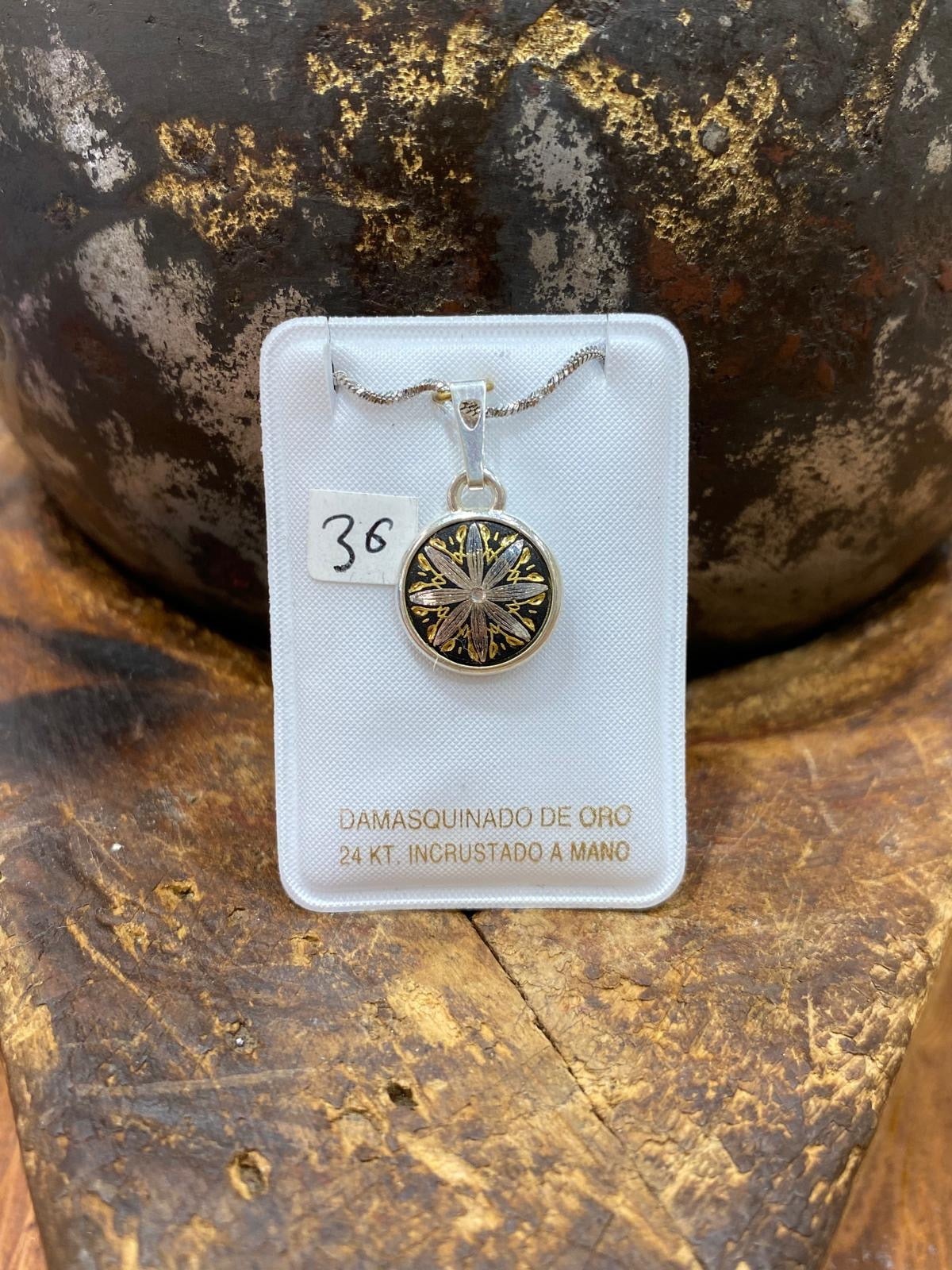 Colgante Floral de Oro 24kt Nº5