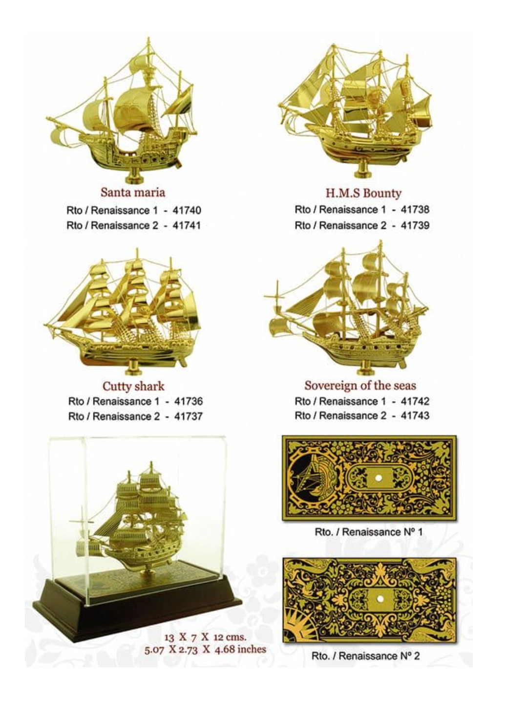 BARCOS HISTÓRICOS, damasquinados en oro, en vitrina y con peana