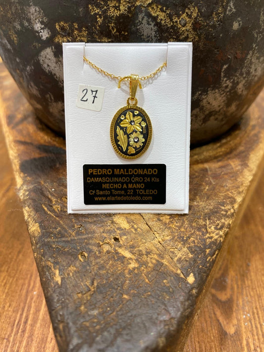 Colgante Floral Ovalado de Oro 24kt